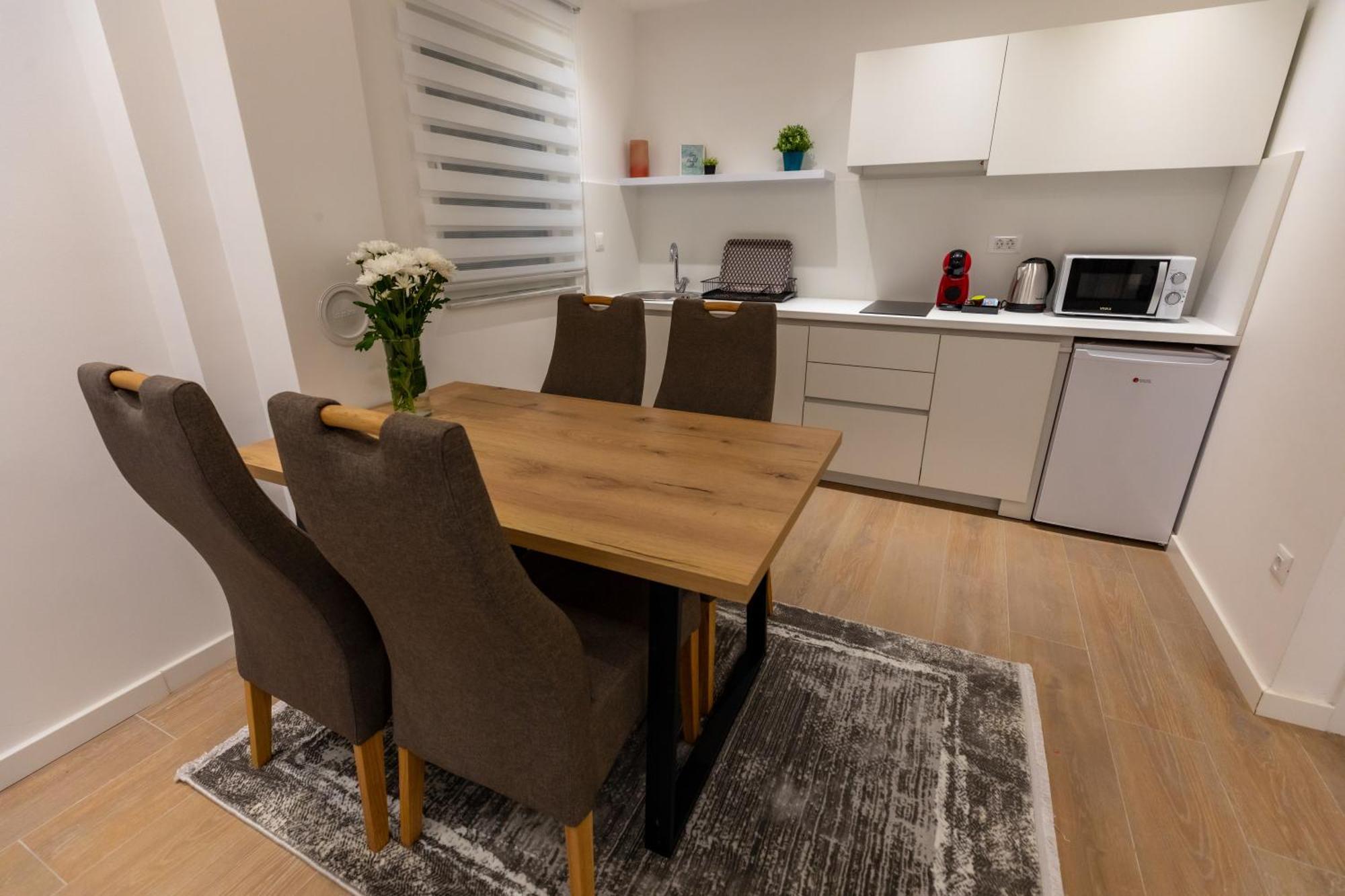 Maira Aparthotel 4*